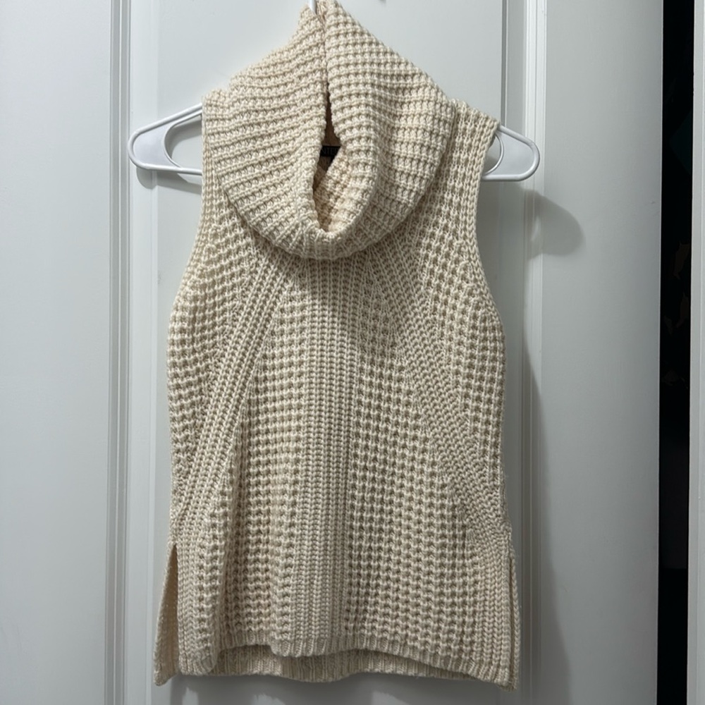 INTERMIX Sweater Womens Small Cream Pullover Funnel Neck Sleeveless Chunky Knit